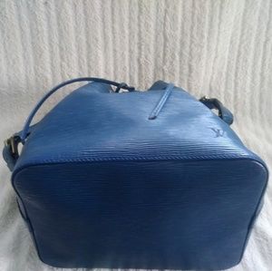 More Pictures Of Corners LV Petit Noe